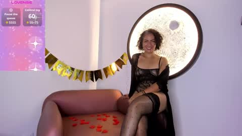 Snapshot of isabella_rosssi1 chatting on September 25, 4:05 am isabella_rosssi1 online show from September 25, 4:05 am