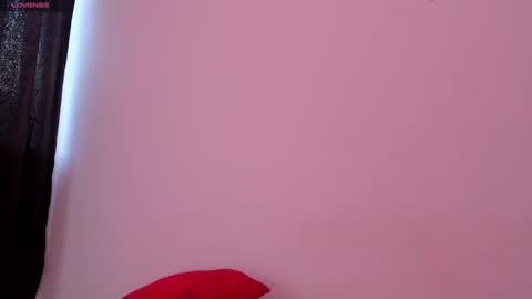 Snapshot of isabella_sex18 chatting on December 29, 10:25 pm isabella online show from December 29, 10:25 pm