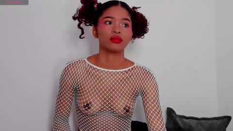 Snapshot of isabella_sex18 chatting on February 18, 1:10 am isabella online show from February 18, 1:10 am