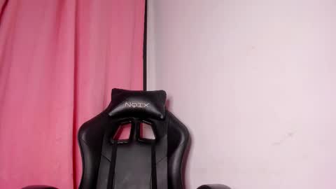 Snapshot of isabella_sex18 chatting on October 8, 2:20 am isabella online show from October 8, 2:20 am