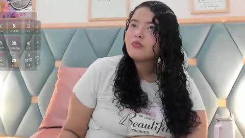 Snapshot of isabella_walton_ chatting on October 31, 11:11 am Bella online show from October 31, 11:11 am