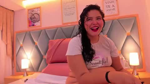 Snapshot of isabella_walton_ chatting on November 14, 11:09 am Bella online show from November 14, 11:09 am