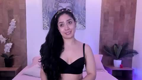 Snapshot of isabella_winkler chatting on July 25, 11:19 am isabella_winkler online show from July 25, 11:19 am