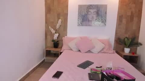 Snapshot of isabella_winkler chatting on August 1, 12:04 pm isabella_winkler online show from August 1, 12:04 pm