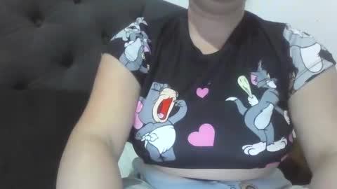 isabellaa_hills_ online show from January 8, 5:48 pm