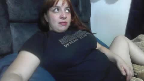 isabellaa_hills_ online show from July 16, 2:17 am