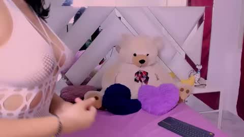 ISABELLA  online show from February 1, 10:34 pm