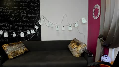 isabellabler online show from October 30, 12:50 pm