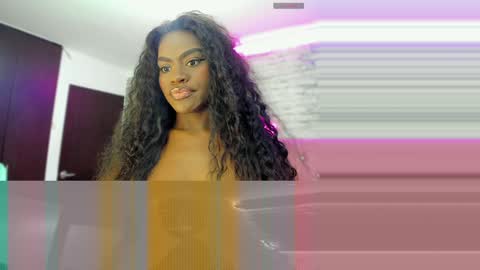 Snapshot of isabellabroms21 chatting on December 25, 3:49 pm    v online show from December 25, 3:49 pm