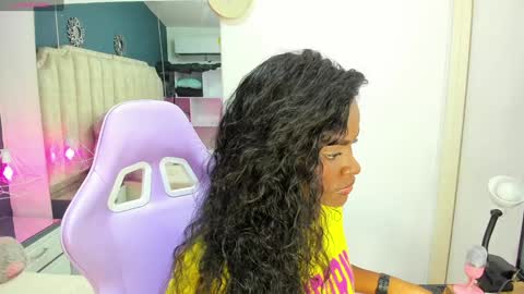 Snapshot of isabellabroms21 chatting on January 4, 8:48 pm    v online show from January 4, 8:48 pm