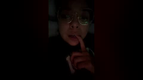 Snapshot of isabellaelizabeth chatting on December 19, 4:30 am isabellaelizabeth online show from December 19, 4:30 am