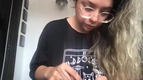 Snapshot of isabellaelizabeth chatting on March 3, 5:30 pm isabellaelizabeth online show from March 3, 5:30 pm