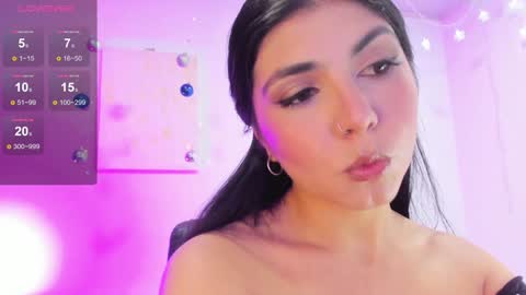 Snapshot of isabellagh1 chatting on December 16, 6:16 pm Instagram soybella01 online show from December 16, 6:16 pm