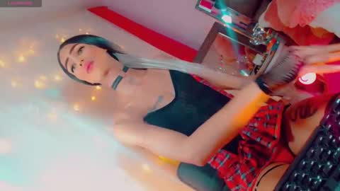 isabellagirs online show from November 29, 7:22 am