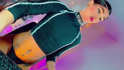 isabellagirs online show from February 9, 5:00 am