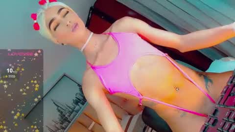 Snapshot of isabellagirs chatting on July 19, 7:17 pm isabellagirs online show from July 19, 7:17 pm
