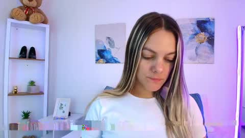 Snapshot of isabellaharley chatting on May 5, 2:47 pm Isabella online show from May 5, 2:47 pm