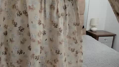 Snapshot of isabellakai chatting on October 21, 2:29 pm isabellakai online show from October 21, 2:29 pm