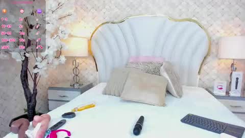 Snapshot of isabellakanned chatting on November 11, 1:55 pm Isabella online show from November 11, 1:55 pm