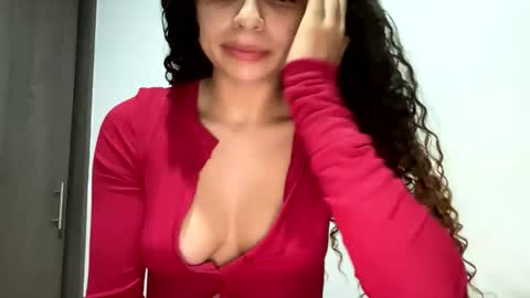 Snapshot of isabellakoffs chatting on January 27, 1:48 am Isabella.. back again online show from January 27, 1:48 am