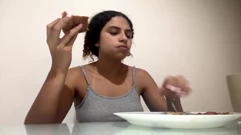 Snapshot of isabellakoffs chatting on September 20, 2:01 am Isabella.. back again online show from September 20, 2:01 am