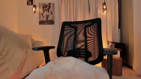 Snapshot of isabellalux_ chatting on June 26, 5:28 pm ISABELLA online show from June 26, 5:28 pm