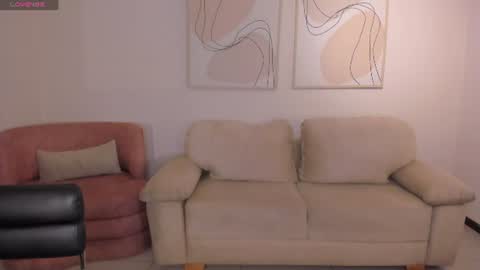 Snapshot of isabellamoretti1 chatting on June 12, 4:44 am Isabella Moretti online show from June 12, 4:44 am