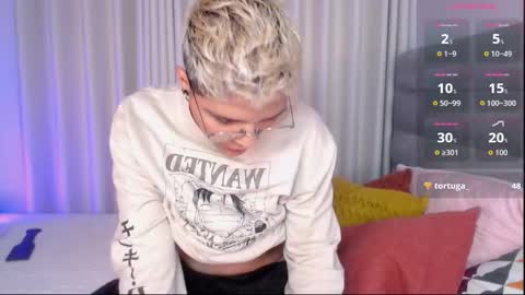 Isabella Mout  online show from November 22, 12:31 am