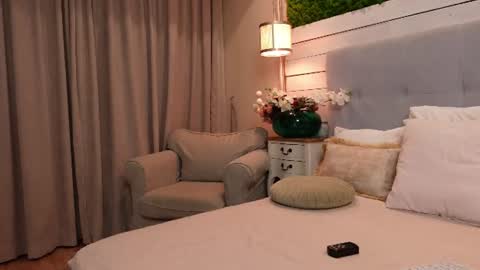 Snapshot of isabellamyst chatting on July 21, 9:17 pm IsabellaMyst online show from July 21, 9:17 pm