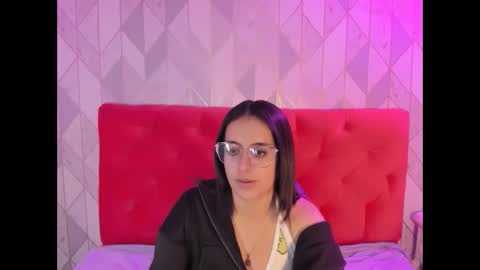 Isabella online show from December 2, 5:35 am