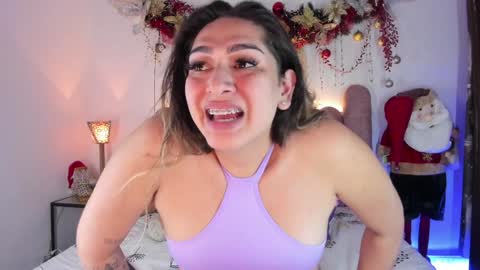 Snapshot of isabellas_smith chatting on December 14, 9:56 pm Martina IG martissmith01 online show from December 14, 9:56 pm