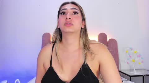 Snapshot of isabellas_smith chatting on February 1, 7:36 am Martina IG martissmith01 online show from February 1, 7:36 am