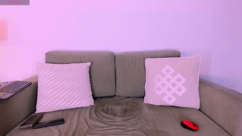 Snapshot of isabellas_smith chatting on February 14, 10:59 am Martina IG martissmith01 online show from February 14, 10:59 am