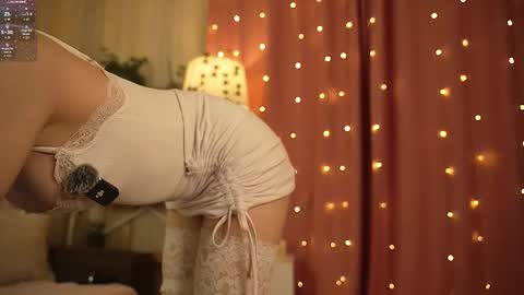 Snapshot of isabellatorrance chatting on November 15, 3:59 am Bella online show from November 15, 3:59 am