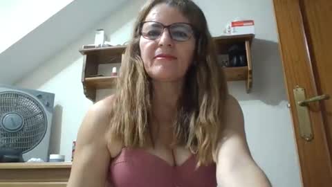 Snapshot of isabellawouti chatting on October 19, 8:42 pm isabella online show from October 19, 8:42 pm