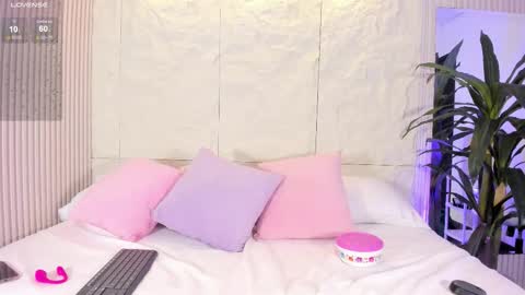 Snapshot of isabellax21 chatting on November 5, 4:01 am Isa online show from November 5, 4:01 am