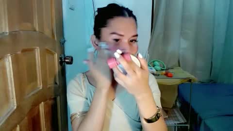 Snapshot of isabelle_amore chatting on May 6, 9:03 am Ysa online show from May 6, 9:03 am