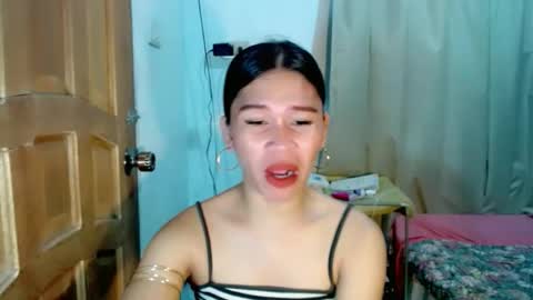 Snapshot of isabelle_amore chatting on May 19, 7:58 am Ysa online show from May 19, 7:58 am