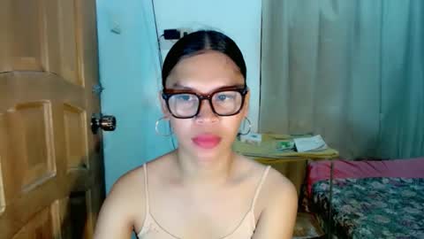 Snapshot of isabelle_amore chatting on June 7, 5:55 am Ysa online show from June 7, 5:55 am