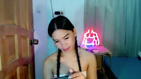 Snapshot of isabelle_amore chatting on June 27, 12:59 am Ysa online show from June 27, 12:59 am