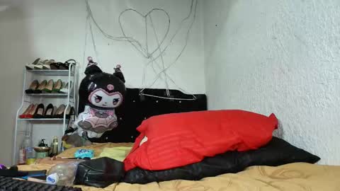isabelle_sara online show from March 19, 9:35 am