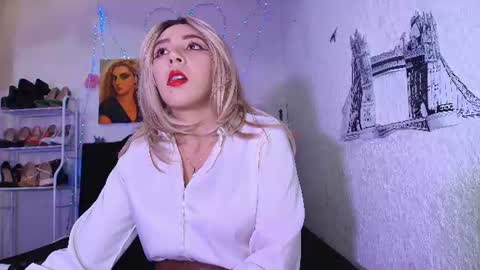 isabelle_sara online show from July 30, 10:09 pm