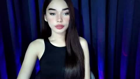 Snapshot of isabelle_willis chatting on June 12, 5:17 am Isabelle online show from June 12, 5:17 am