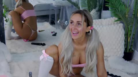 IsabelleEthan online show from June 21, 11:51 pm