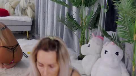IsabelleEthan online show from June 24, 1:04 am