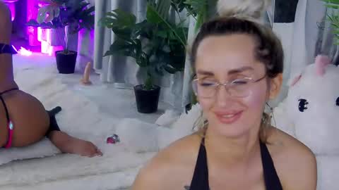 IsabelleEthan online show from July 4, 9:43 pm