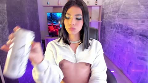 Isa online show from December 21, 5:25 am