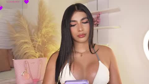 Snapshot of isabellefoxx chatting on June 23, 9:46 pm Isa online show from June 23, 9:46 pm