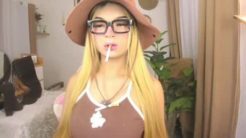 Snapshot of isabellizacums chatting on April 11, 6:45 pm isabelliza princess online show from April 11, 6:45 pm