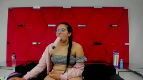isabellrodriguez18 online show from January 8, 10:04 am